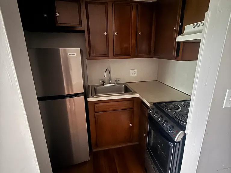 45 Wheeler Ave #4B — Photo 2