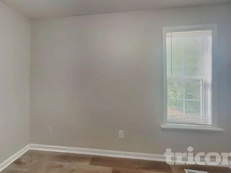 1322 Sasswood Ln — Photo 10