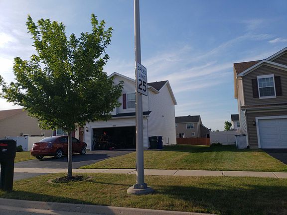 3rd image of 627 Oakwood St