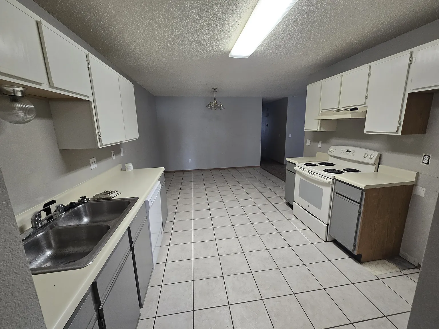 2 bed, 1395 sqft, $1,300 — Photo 3