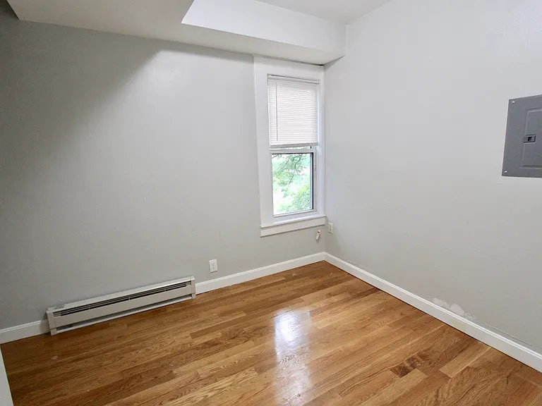 94 E Cottage St #2B — Photo 7