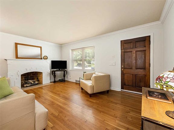 2nd image of 5430 Bancroft Ave