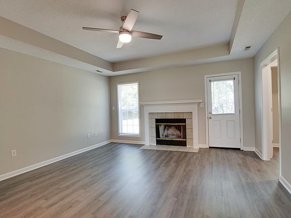 2nd image of 211 Cedar Creek Cir