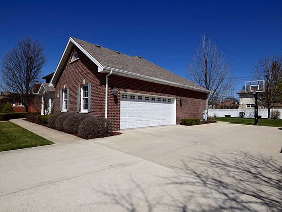 3rd image of 10341 S Lawler Ave