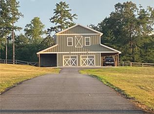 19 Lauren Ln, Rydal, GA 30171