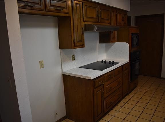 4th image of 1900 Hondo Dr