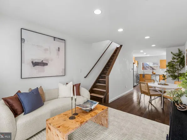 726 S Randolph St, Philadelphia, PA 19147