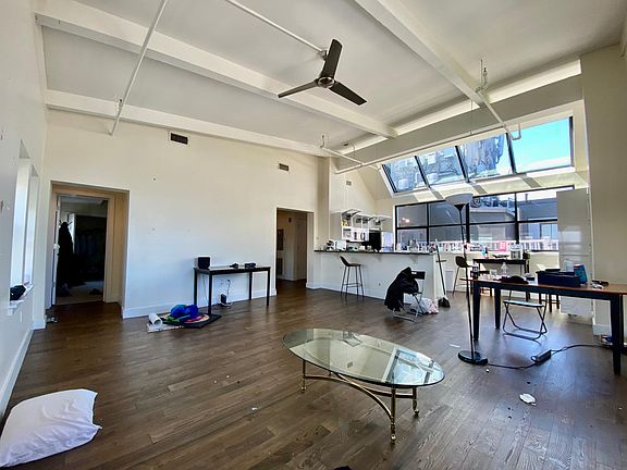 2nd image of 1136 Boylston St #701