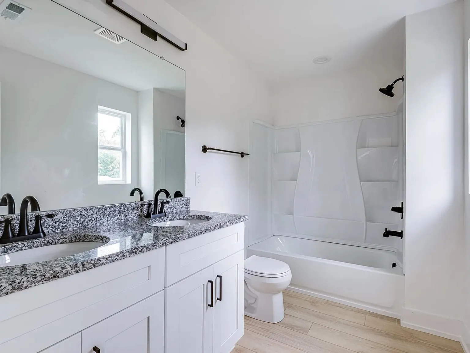 1 bed, $1,099 — Photo 3