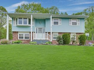 12 Iris Dr, Jackson, NJ 08527