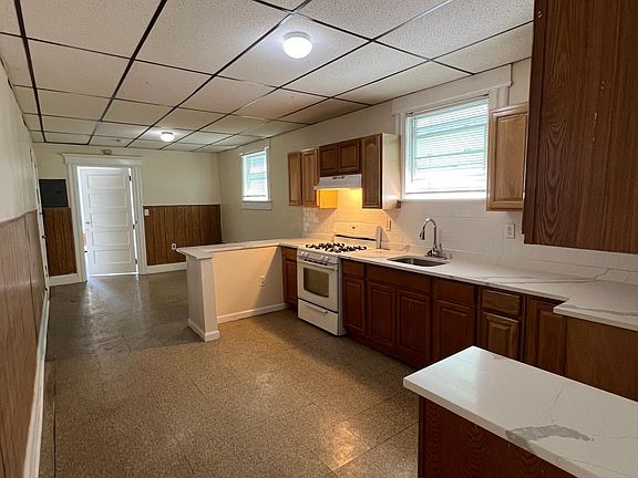 5th image of 376 N 6th St #2L