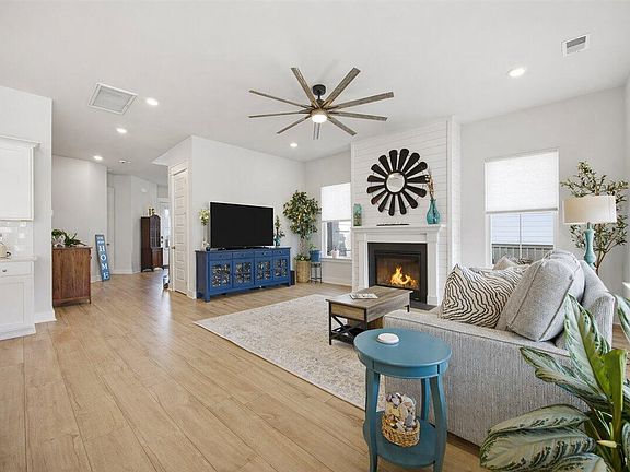 3rd image of 193 Helena Park Dr