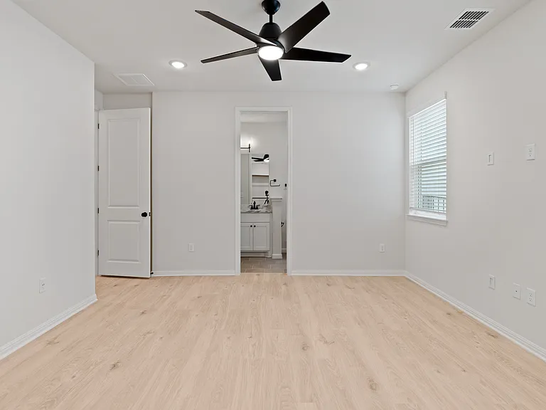 1612 Kit Cir — Photo 17
