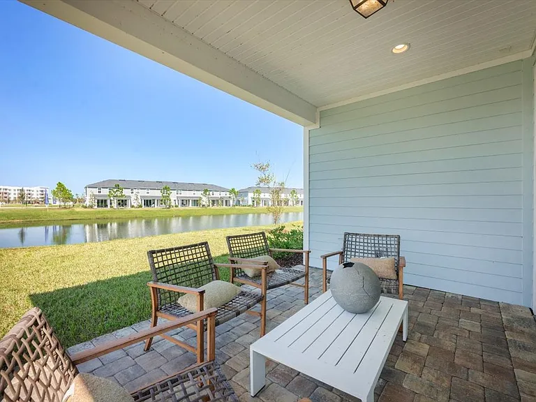 19 Goldcrest Way St — Photo 15