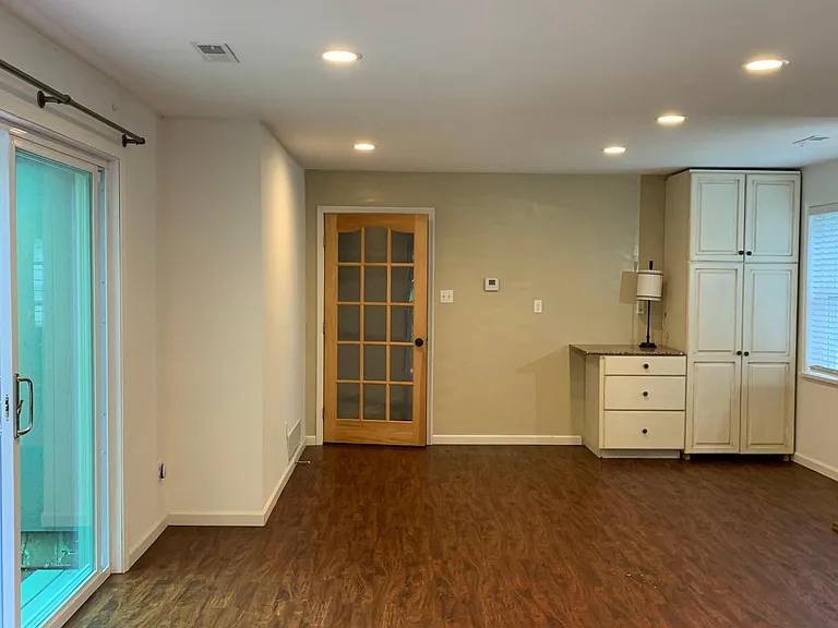 23999 Westwood Rd — Photo 5
