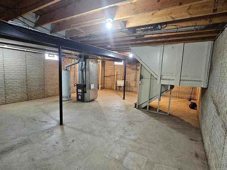 9501 Lauder St — Photo 20