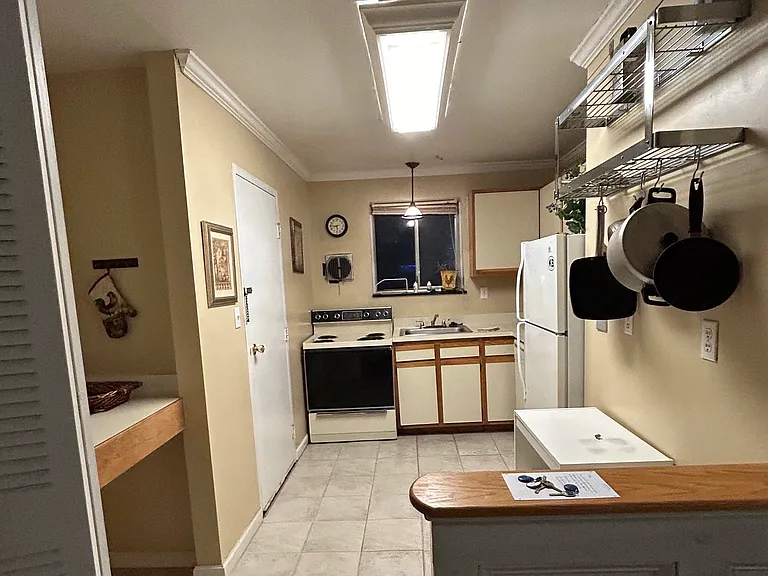 2454 East Ave #B — Photo 3