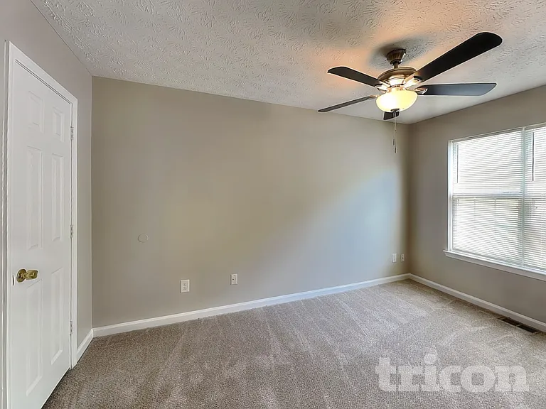 1330 Ling Dr — Photo 6