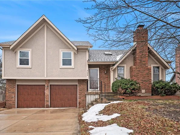 504 N Persimmon Dr, Olathe, KS 66061