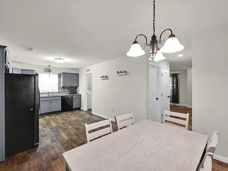 721 Farmwood Ln — Photo 10