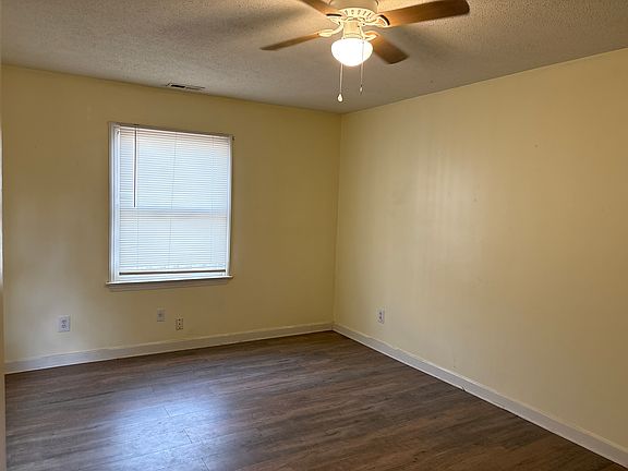 3rd image of 115 Estes Drive Ext