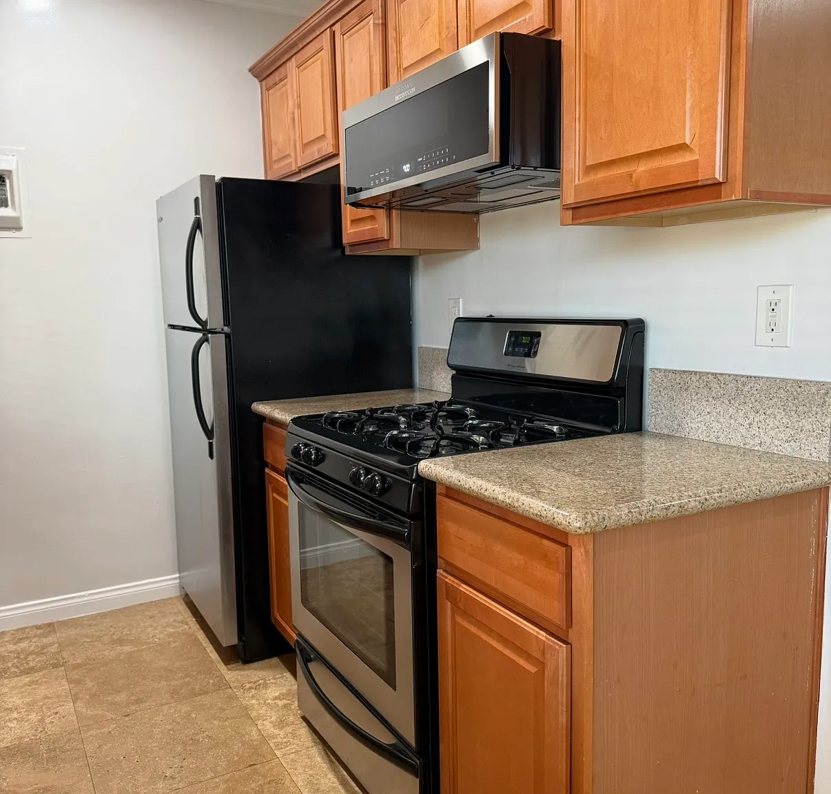 1 bed, 770 sqft, $2,095 — Photo 2