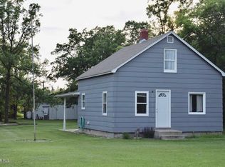 311 Harding St S, Karlstad, MN 56732