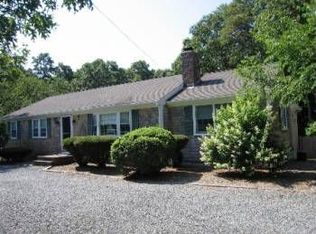 7 Wings Ln, Cotuit, MA 02635