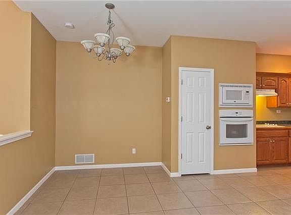 3rd image of 162 S Whilshire Dr