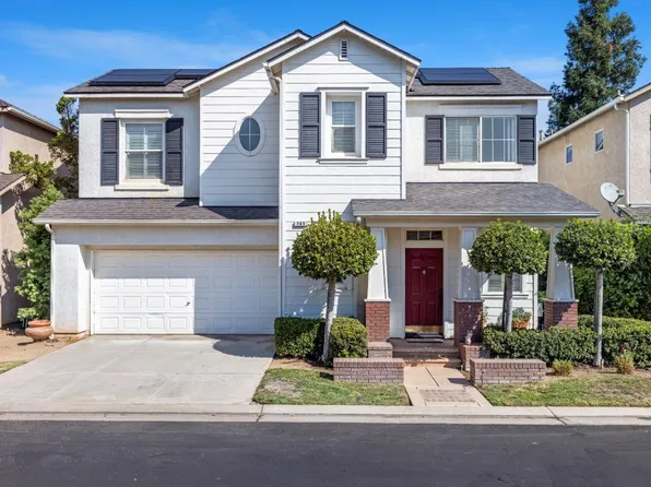 741 W Barcelona Ln, Clovis, CA 93619