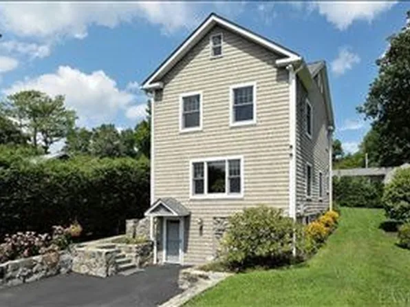 6 Bridge Ln, Yorktown Heights, NY 10501