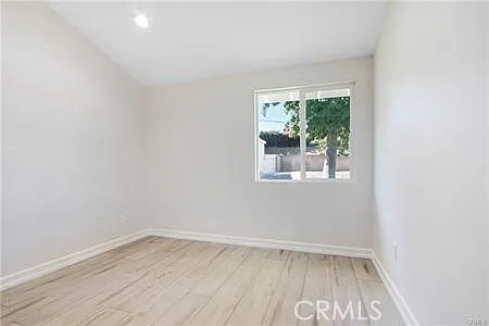 9661 Hayvenhurst Ave — Photo 18