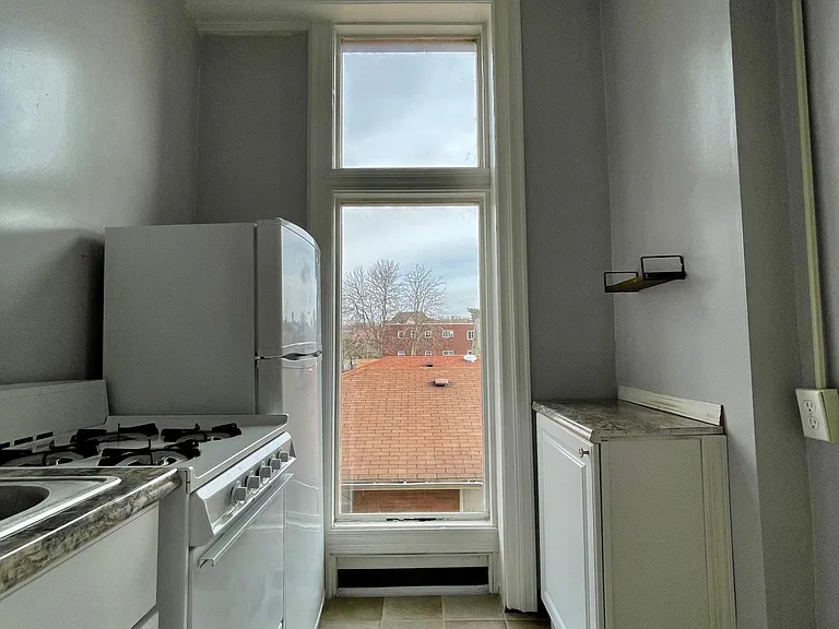 340 S Winebiddle St #9 — Photo 8