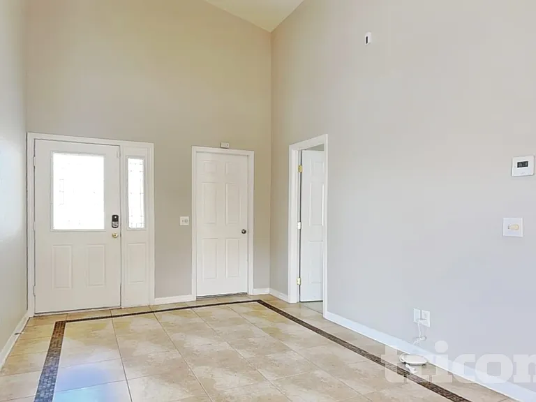229 Lookout Dr — Photo 3