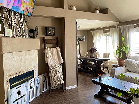 Another view of livingroom