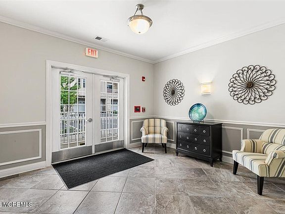 3rd image of 213 Picadilly Drive