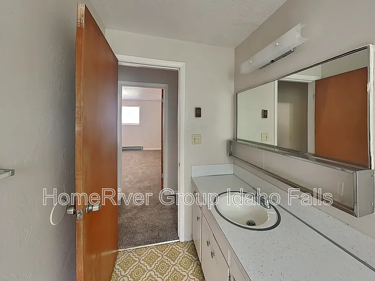 1110 Garfield St #4 — Photo 10