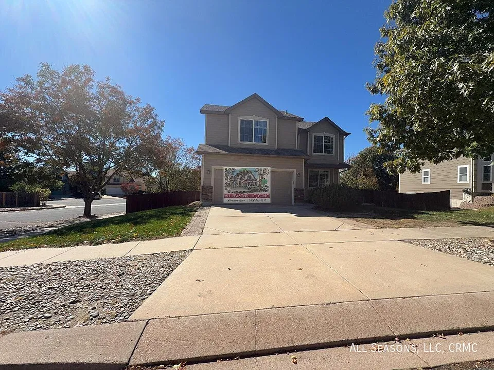 3330 Flying Horse Rd