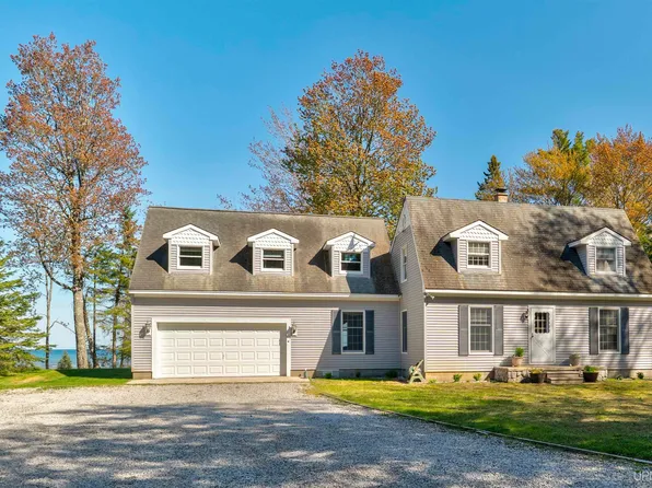 5485 Carnegie Trl, Naubinway, MI 49762