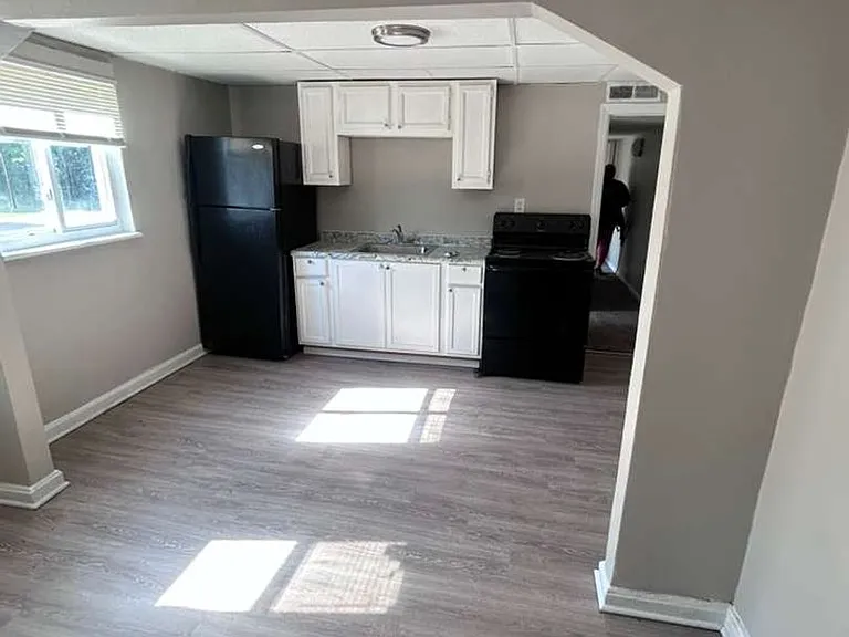 738 Adams St — Photo 4