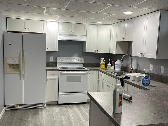 3rd image of 1790 Rhine Dr