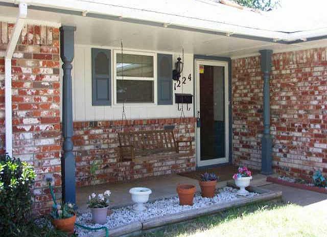 1st image of 1224 SW Frederick Dr
