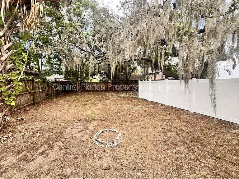 1510 Altaloma Ave — Photo 17