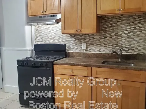 182 Walnut Ave, Roxbury, MA 02119