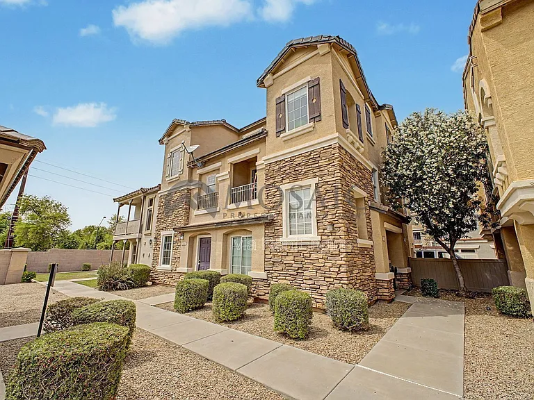1384 S Sabino Dr — Photo 4