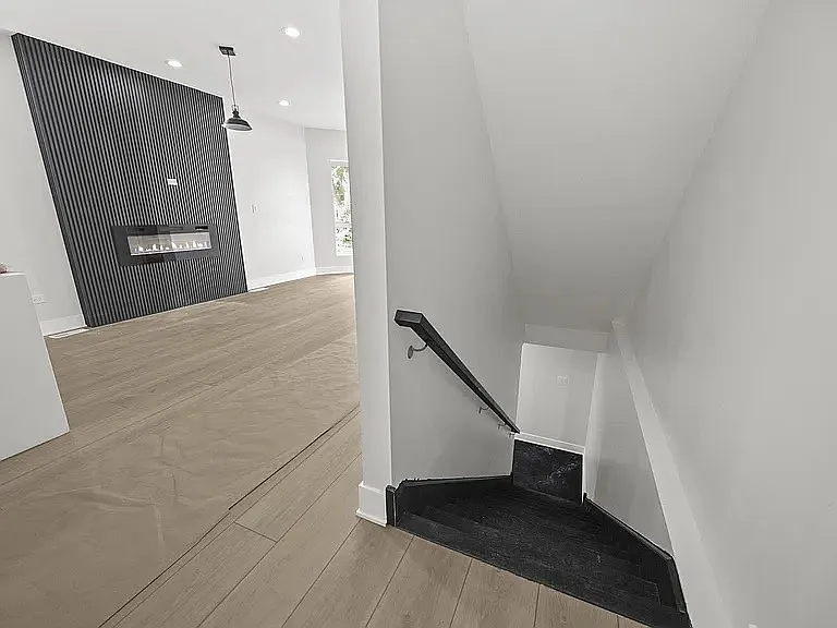 3 bed, 2.5 bath, $2,800 — Photo 2