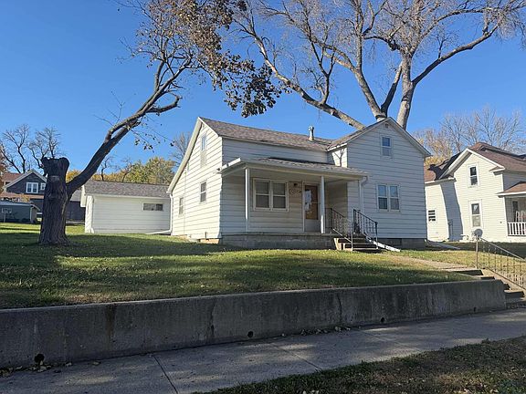 2nd image of 704 3rd Ave