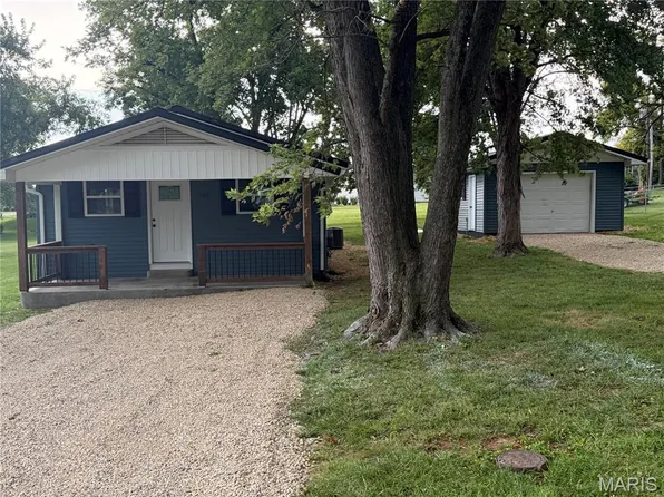 1404 E Ridge Rd, Desloge, MO 63601