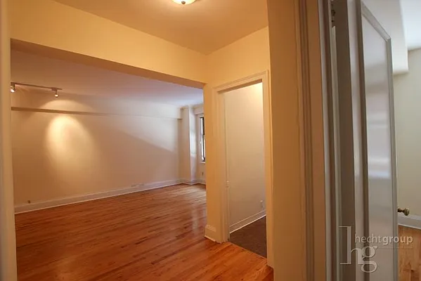 Rented by Hecht Group | media 19