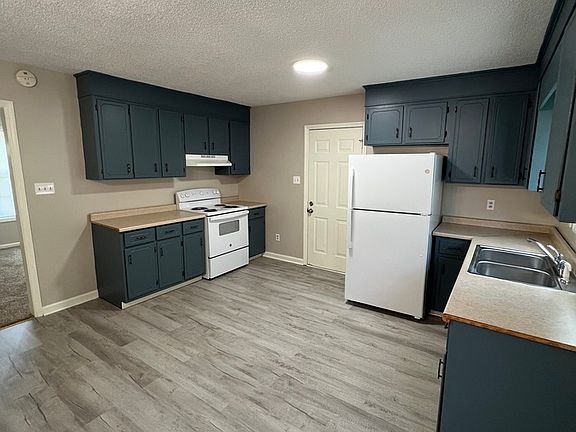 4th image of 91 Cavalier Ln